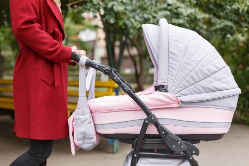 Que mettre dans le sac à poussette pour mon bébé ?