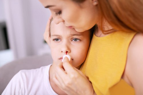 Traiter les saignements de nez chez les enfants