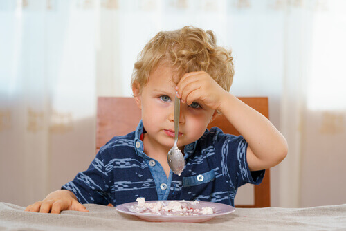 Que faire si mon enfant souffre d'insuffisance pondérale ?