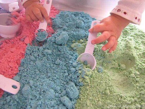 Le sable magique pour jouer avec vos enfants