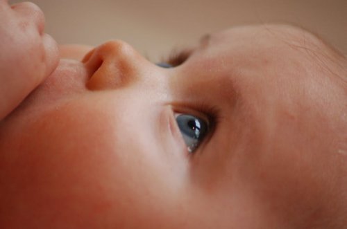Comment savoir si votre bébé a une bonne vue ?