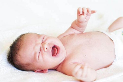 Pourquoi il est mauvais de laisser le bébé pleurer toute la nuit