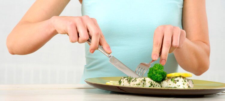 Contrôler la faim pendant la grossesse peut être plus facile en privilégiant un petit déjeuner complet et équilibré.