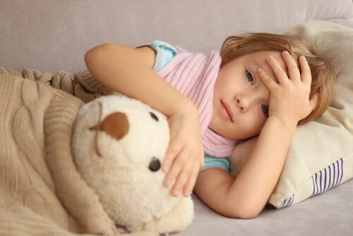 Les enfants atteints d'épilepsie peuvent avoir une vie normale si le traitement est adapté.