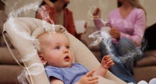 Fumer en présence des enfants
