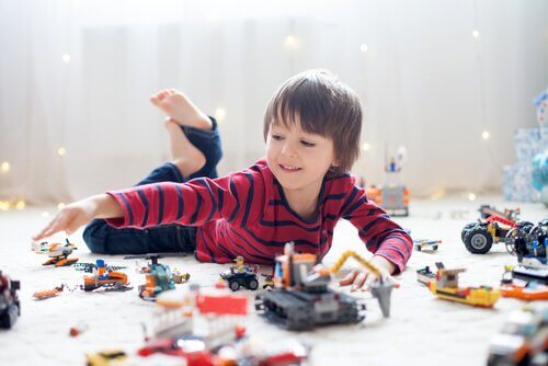 Offrir beaucoup de jouets à son enfant