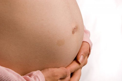Quels sont les changements que le nombril subit pendant la grossesse