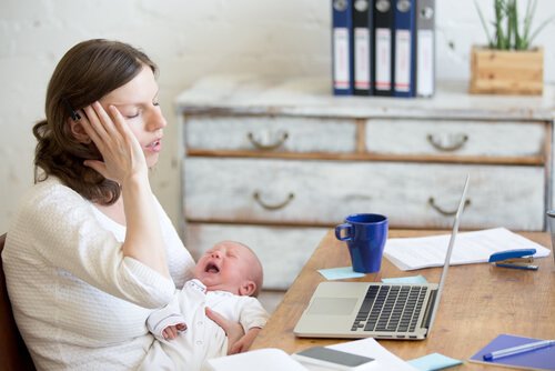 Un parent peut vite se sentir submergé s'il n'a pas le sentiment d'avoir une préparation parentale adéquate.