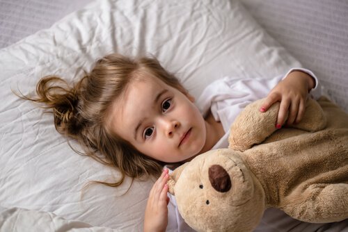 Mon enfant ne dort pas assez: si cela persiste, il faut consulter un médecin.