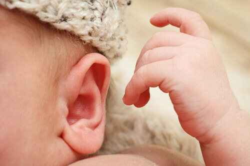 surveiller les oreilles des enfants