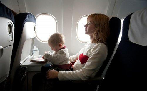 voyager avec un bébé en avion