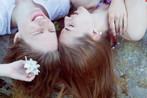 Enseignez à votre fille à vivre au naturel