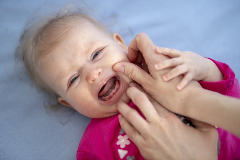 Douleurs dentaires chez les bébés, que faire pour les soulager ?