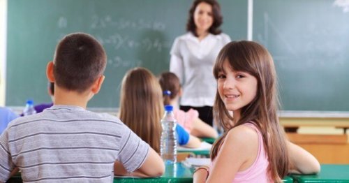 Les enfants trop bavards en classe ont souvent des difficultés d'attention et de concentration.