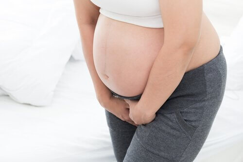 Infections urinaires pendant la grossesse : symptômes et traitement