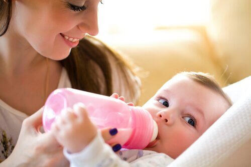 l'alimentation du bébé durant les premières semaines