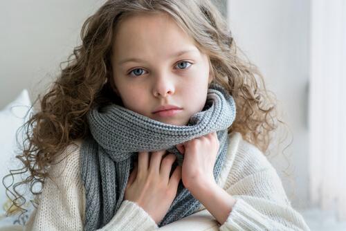 Angine de l'enfant : la maladie qui arrive avec le froid
