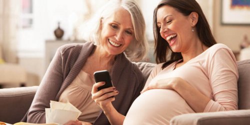 Etre mère et devenir grand-mère est une expérience incroyable