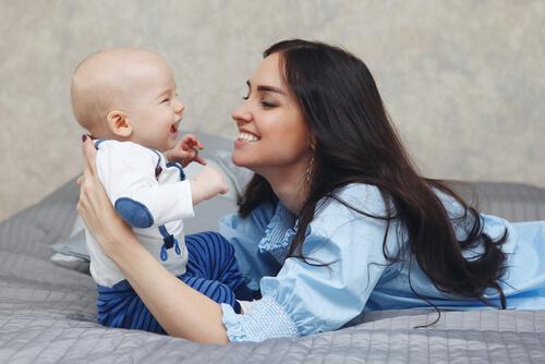 Comment stimuler l'ouïe du bébé ?