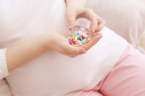 Prendre des vitamines pour la bonne santé du bébé