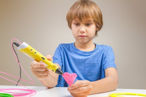 Pour apprendre aux enfants à s'estimer, il est important qu'ils apprennent de nouvelles choses.