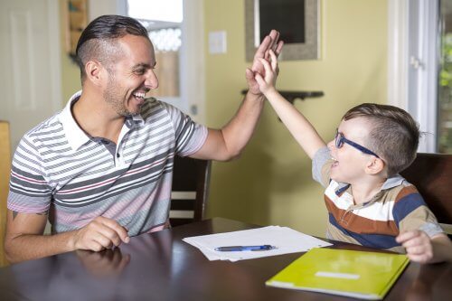 Être un élève productif dépend aussi de l'attention et de l'amour que l'on reçoit de la part des parents.