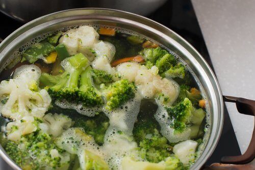 Le brocoli fait partie des aliments qui favorise la performance intellectuelle.