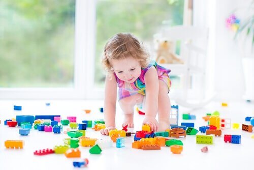 Les legos ont les jeux de construction font partie des cadeaux pour enfants qu'ils utilisent longtemps.