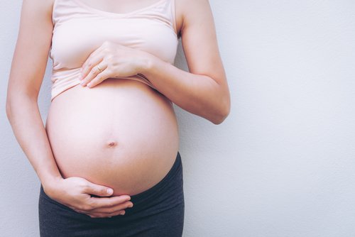 L'anxiété pendant la grossesse peut provoquer des nausées et des malaises et les femmes enceintes.
