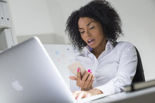 Le phénomène sextorsion est de plus en plus courant et consiste à violer les contenus intimes des personnes par internet puis de les faire chanter.