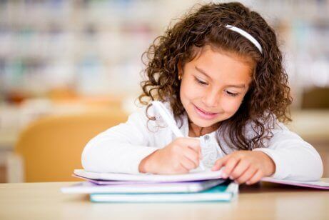 Le développement spatial évolue au fur et à mesure que les enfants grandissent.