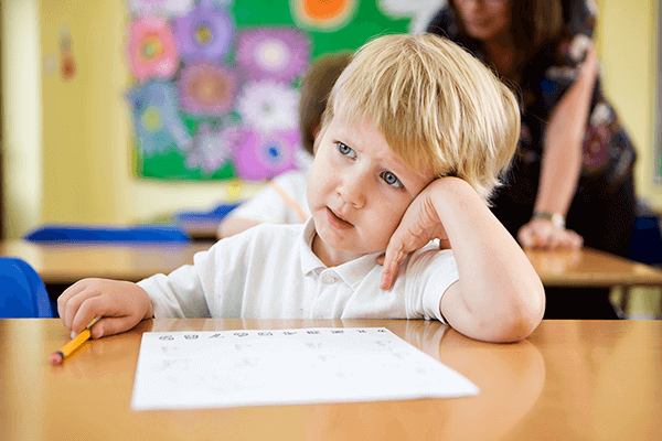 Capter l'attention des enfants n'a rien de facile mais n'est pas impossible, il faut avant tout respecter les différences chez chaque enfant.