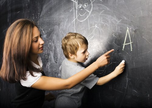 Il existe plusieurs méthodes d’alphabétisation qui servent à l'apprentissage de la lecture et de l'écriture.