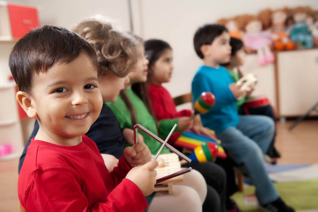 L'aérobie pour les enfants génère de la confiance en soi grâce à l'intégration sociale qu'elle permet.