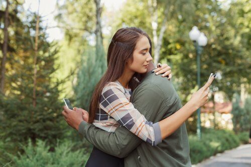 Le syndrome FOMO peut avoir des conséquences sérieuses pour le jeune.