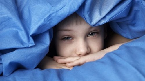 Le manque de sommeil chez les enfants peut entraîner de graves conséquences pour leur santé physique et émotionnelle.