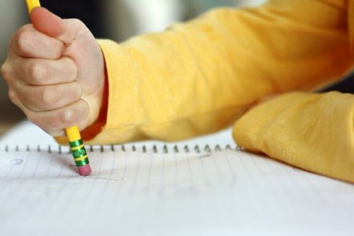 Mon enfant fait beaucoup de fautes d'orthographe . Que faire ?