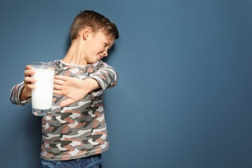 L'anaphylaxie chez les enfants peut être due à des allergies à certains aliments ou médicaments.