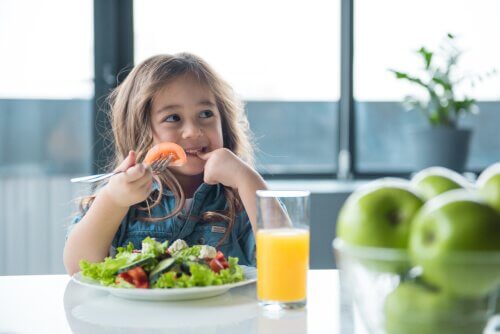 Apprenez-vous à votre enfant à manger sainement ?