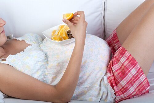Il est important de manger sainement pendant le troisième trimestre de grossesse.