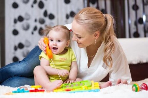 Comment stimuler un bébé pour qu'il commence à parler ?