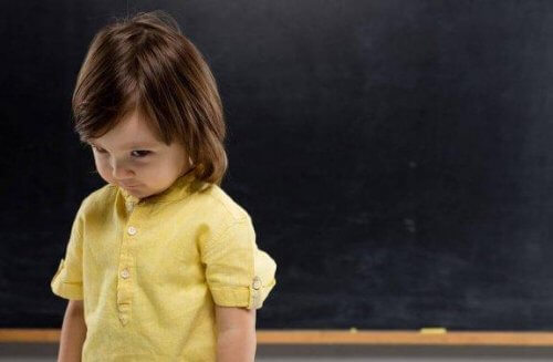 La timidité pendant l'enfance : comment y faire face ?