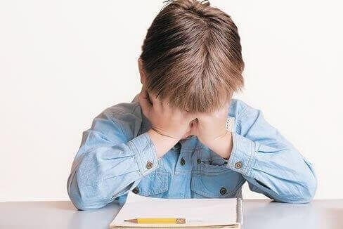 Que faire si mon enfant ne veut plus travailler à l’école ?
