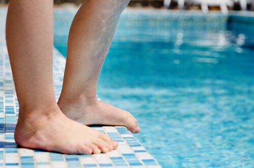 Le syndrome des jambes sans repos chez les enfants et les adultes s'aggrave généralement dès les premières apparitions.