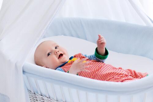 Mini-berceau ou Moïse pour les nouveau-nés ?