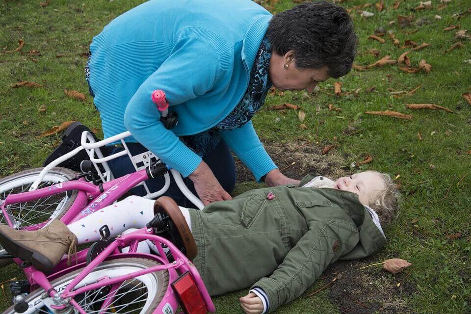 La connaissance des premiers soins chez l'enfant est fondamentale pour que les parents puissent aider leurs petits face à toute circonstance.