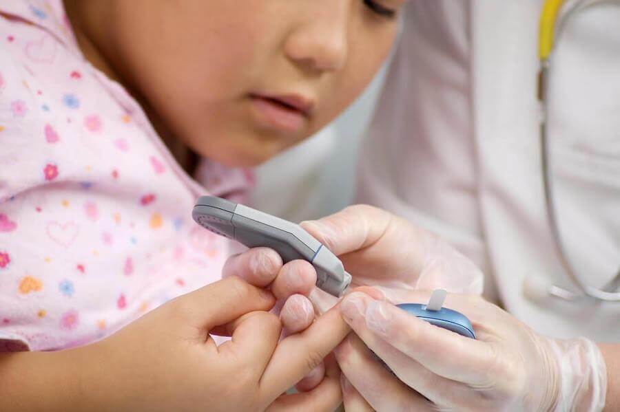 contrôle du diabète infantile
