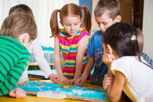 Participer à des activités pour enfants en âge préscolaire est un acte véritablement amusant pour grands et petits.