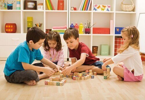 Pour le psychologue Vygotski, le jeu constitue un outil fondamental pour le développement cognitif de l'enfant.