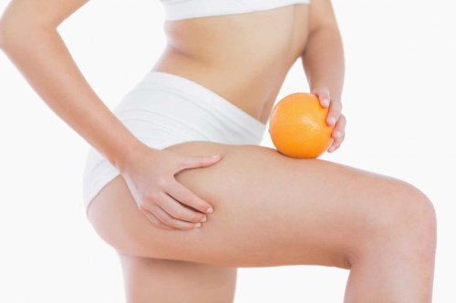 Faire des massages permet d'éliminer la cellulite après la grossesse.